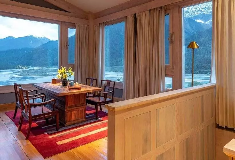 ホテル Songtsam Linka Bomi