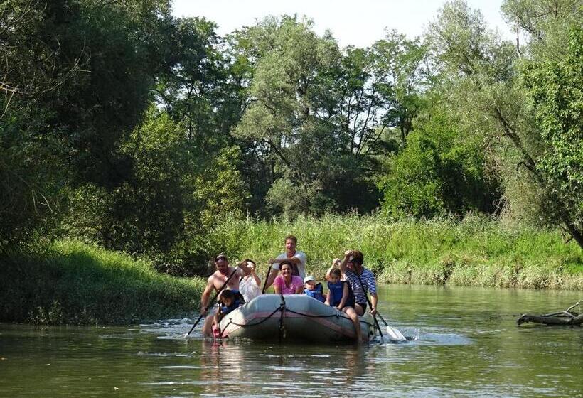 Kisrejtek Apartmanház