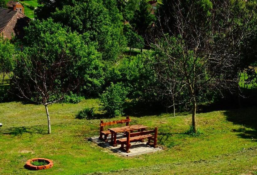 Kisrejtek Apartmanház