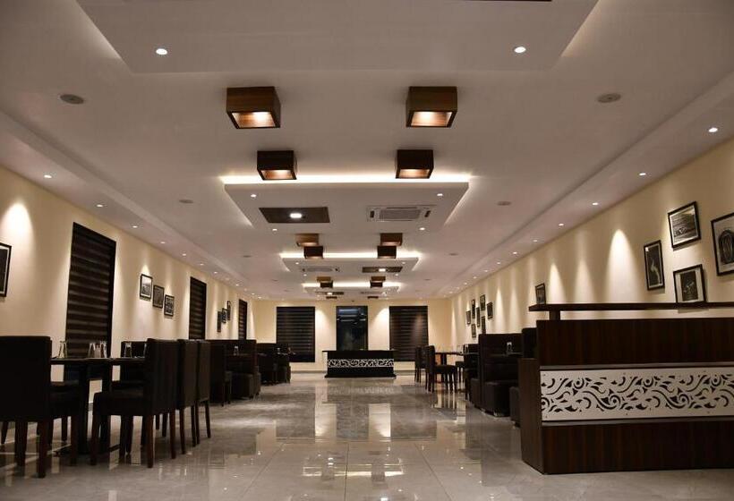 Mayur Hotel & Resort