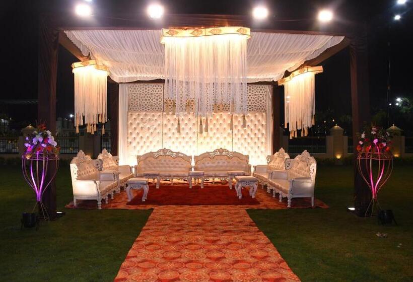 Mayur Hotel & Resort