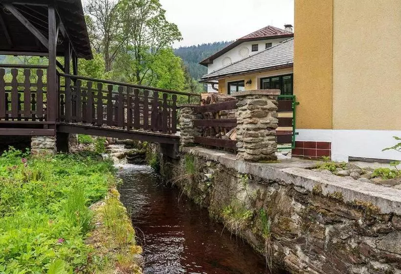 Majatalo Penzion Rejštejn