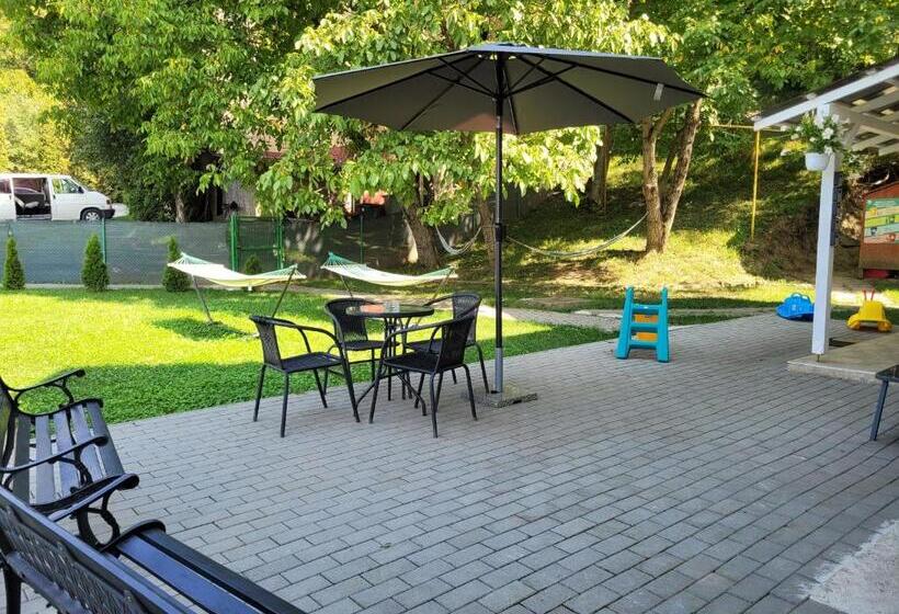 مبيت وإفطار Capra Vecinului