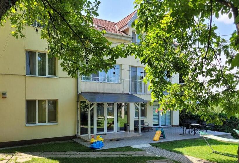 مبيت وإفطار Capra Vecinului