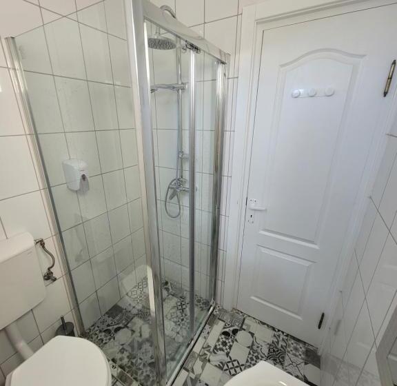 مبيت وإفطار Capra Vecinului