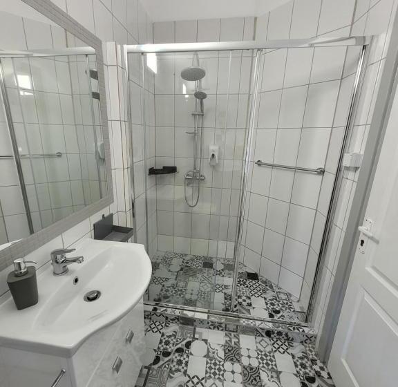 مبيت وإفطار Capra Vecinului