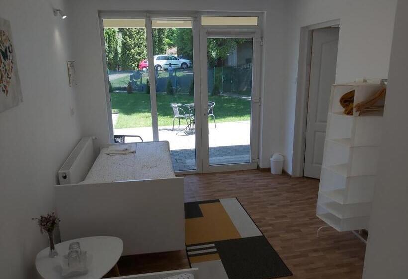 مبيت وإفطار Capra Vecinului