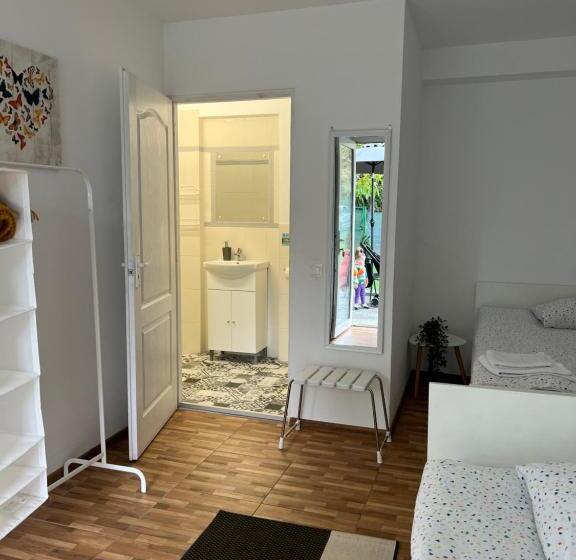 مبيت وإفطار Capra Vecinului