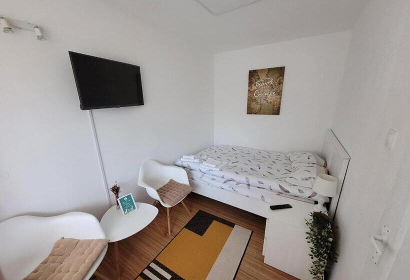 مبيت وإفطار Capra Vecinului