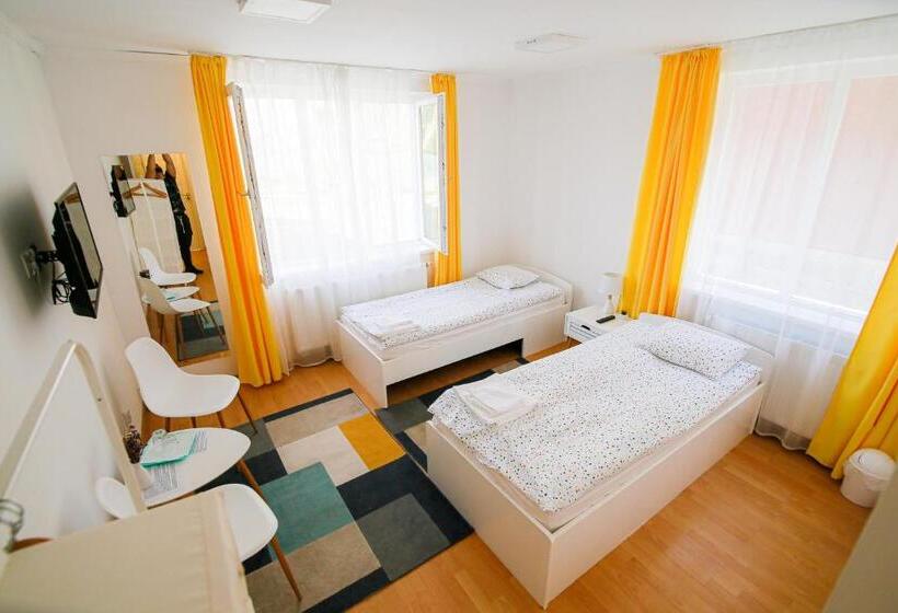 مبيت وإفطار Capra Vecinului