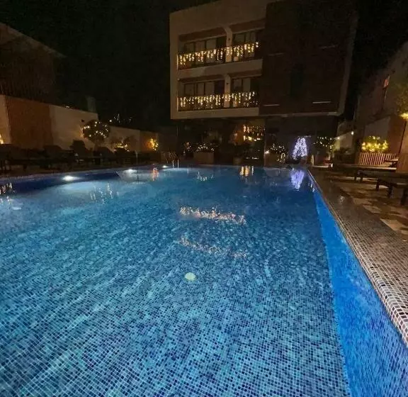 هتل Ainlan