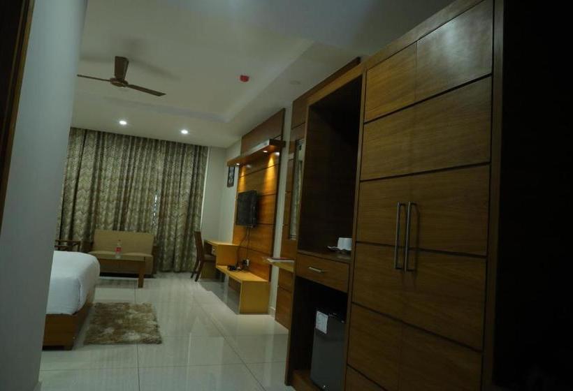 בית מלון כפרי Royal Hillton