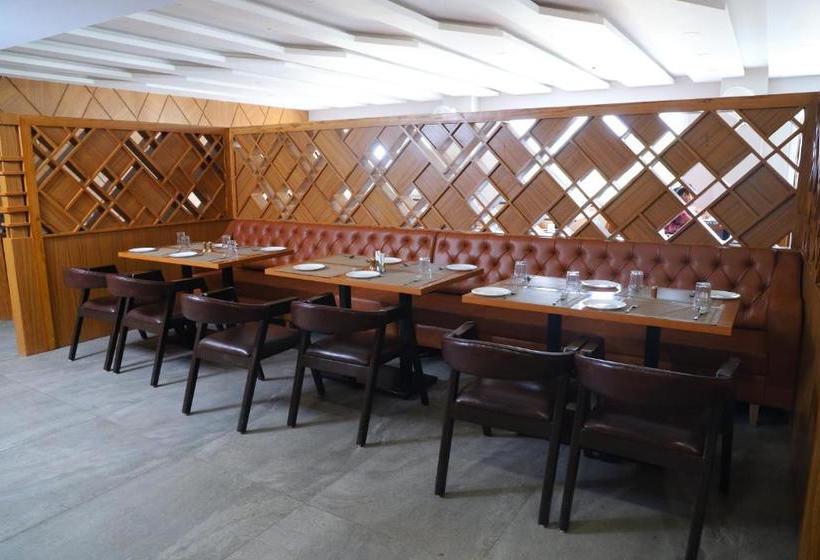 בית מלון כפרי Royal Hillton