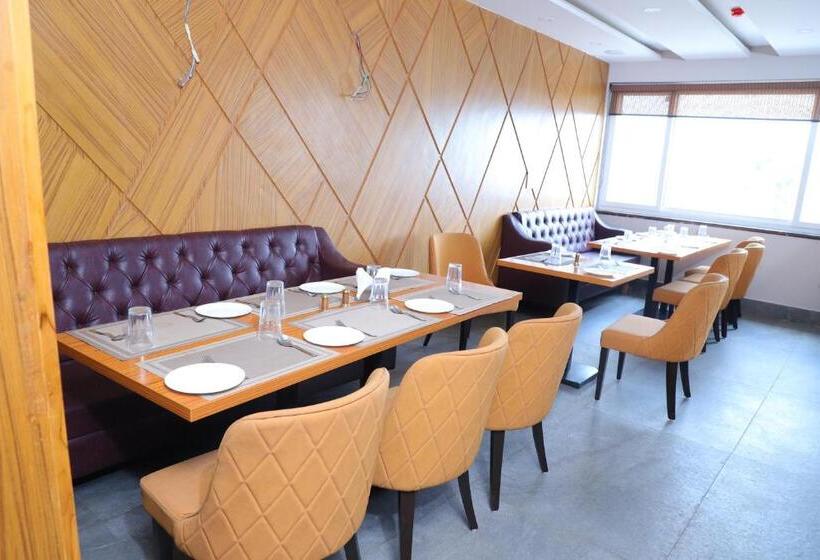 בית מלון כפרי Royal Hillton