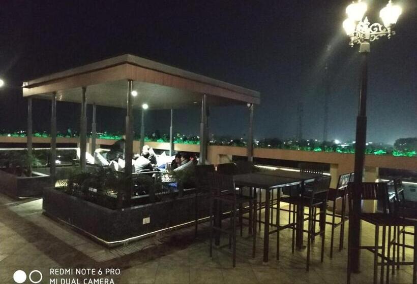 בית מלון כפרי Royal Hillton