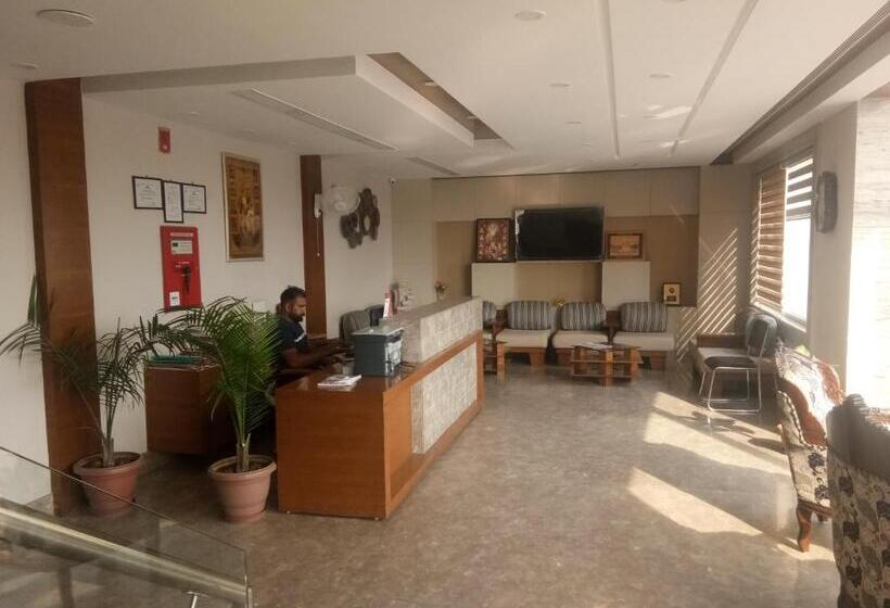 בית מלון כפרי Royal Hillton