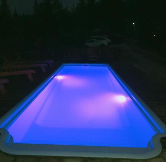 Resort готель River Hill