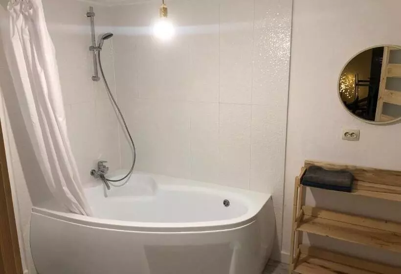 Retkeilymaja гуцульська хата