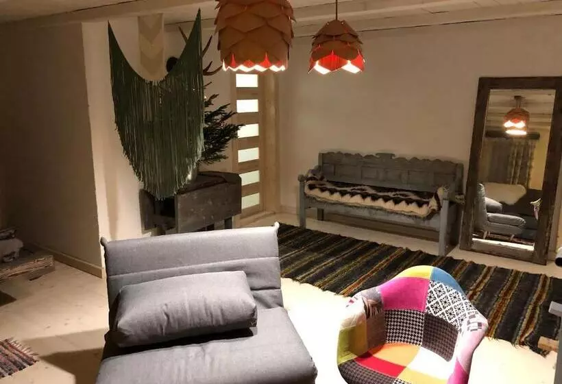 Retkeilymaja гуцульська хата