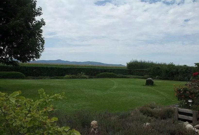 Retkeilymaja Gästehaus Vinetum