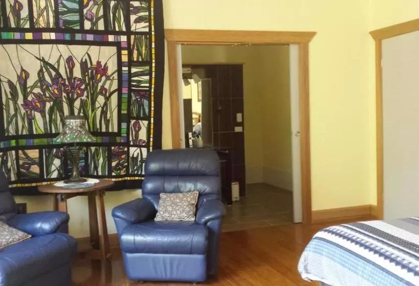 Aamiaismajoitus (B&B) Stringybark Hills Retreat