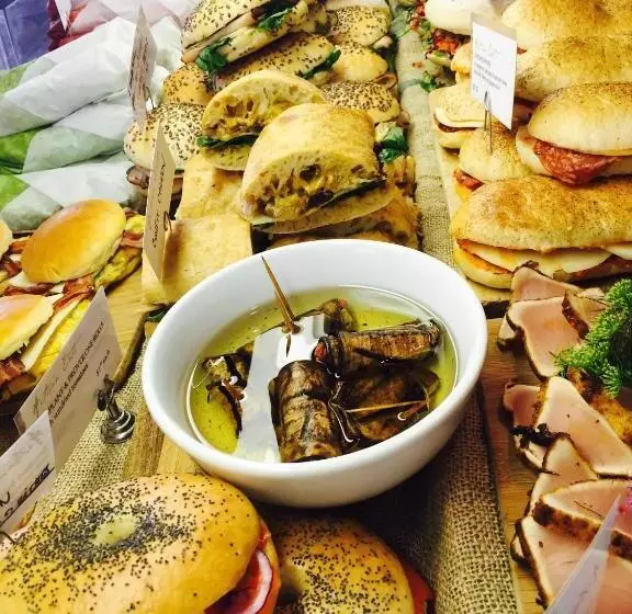 Hotelli Artisan Suites On Bowen