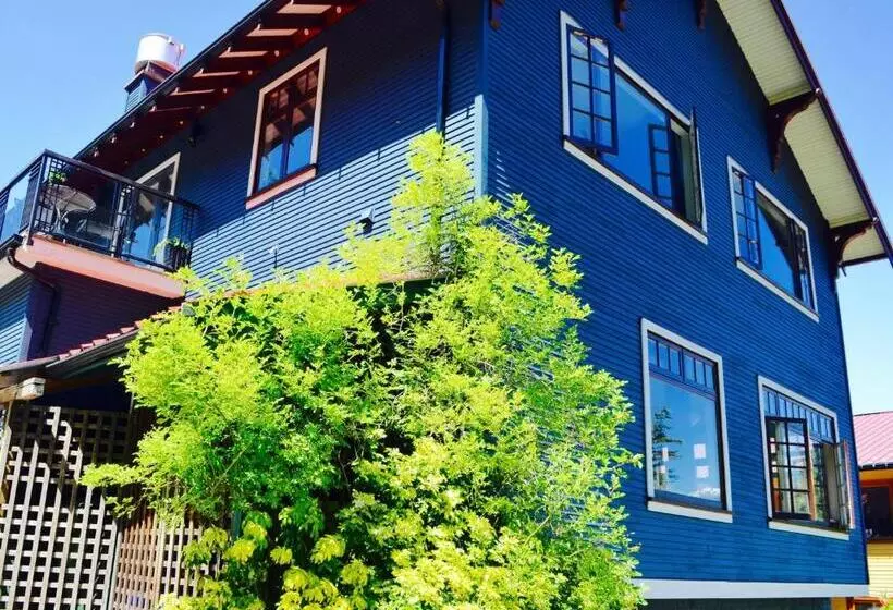 Hotelli Artisan Suites On Bowen