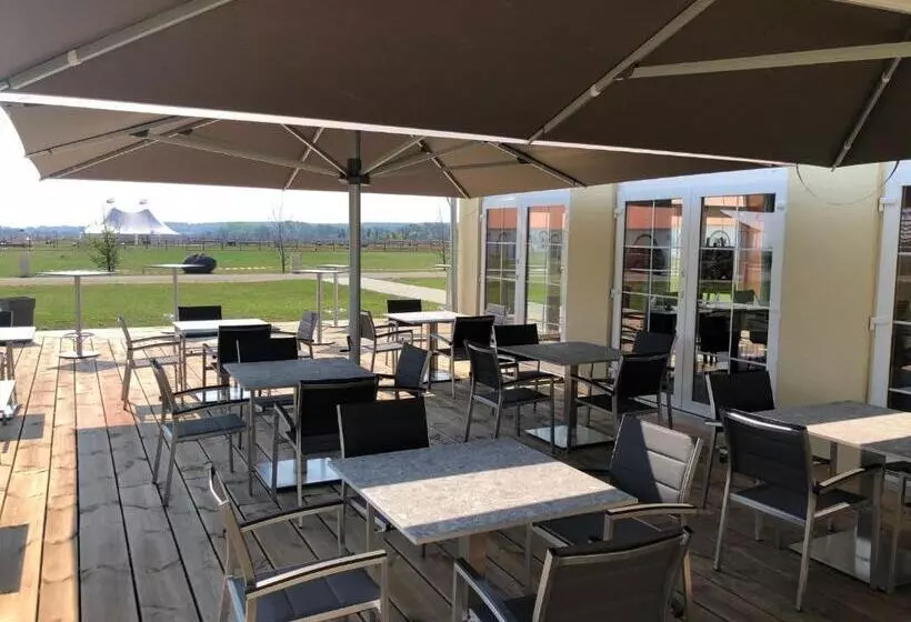 Hotelli Chalets Franciska Major, Pro Village