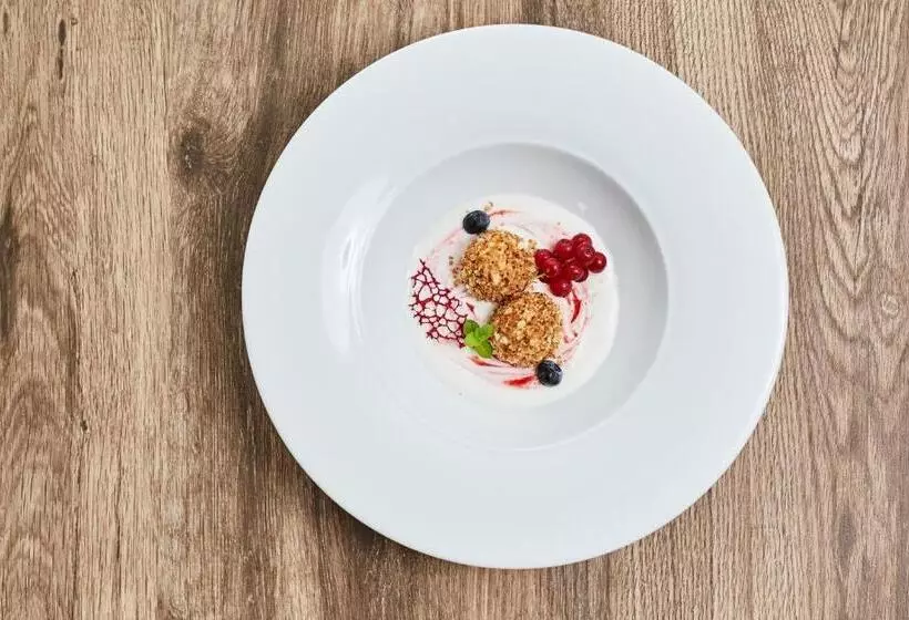 Hotelli Chalets Franciska Major, Pro Village