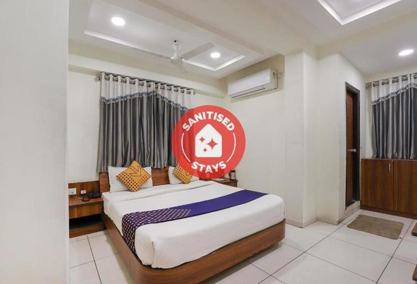 호텔 Spot On 17252  Everest