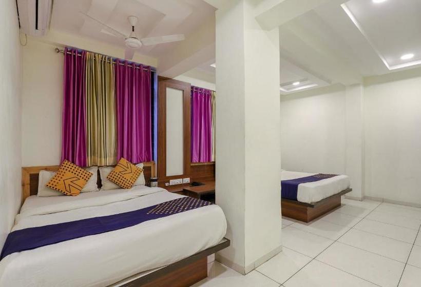 호텔 Spot On 17252  Everest