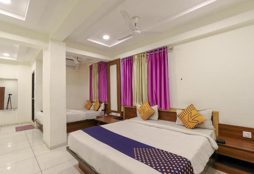 호텔 Spot On 17252  Everest