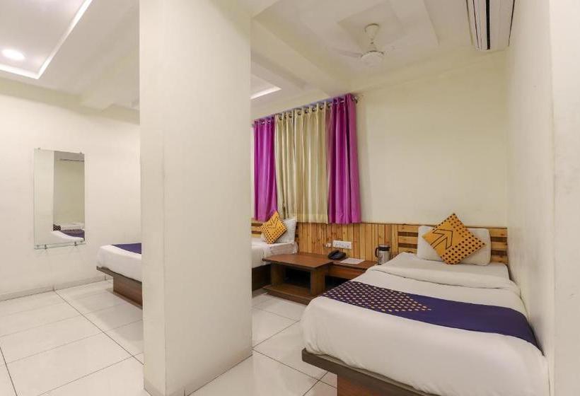 호텔 Spot On 17252  Everest