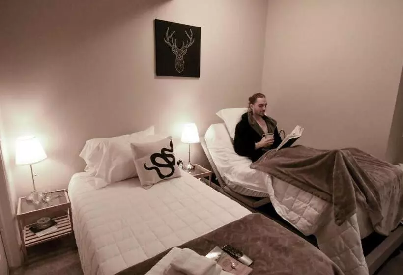 Misty Ridge Retreat B&b