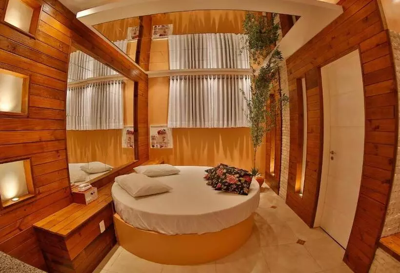 Motel Paradiso   Tapera