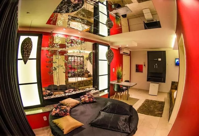 Motel Paradiso   Tapera