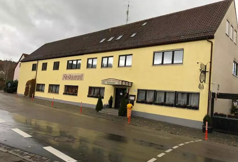 Majatalo Eiscafé   Pizzeria Antonio