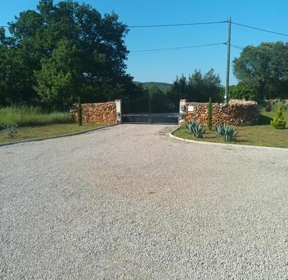 פנסיון Le Mas De L Escale