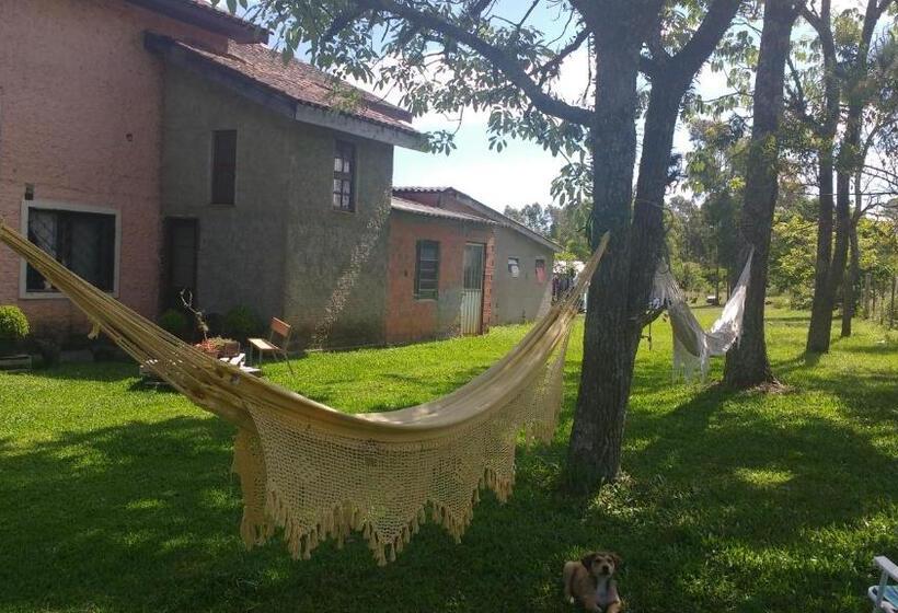 بنسيون Pousada Taiani