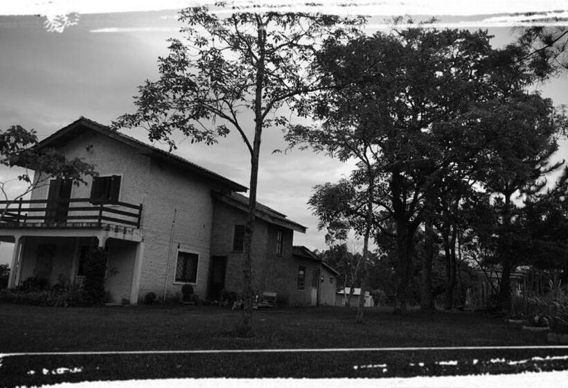 بنسيون Pousada Taiani