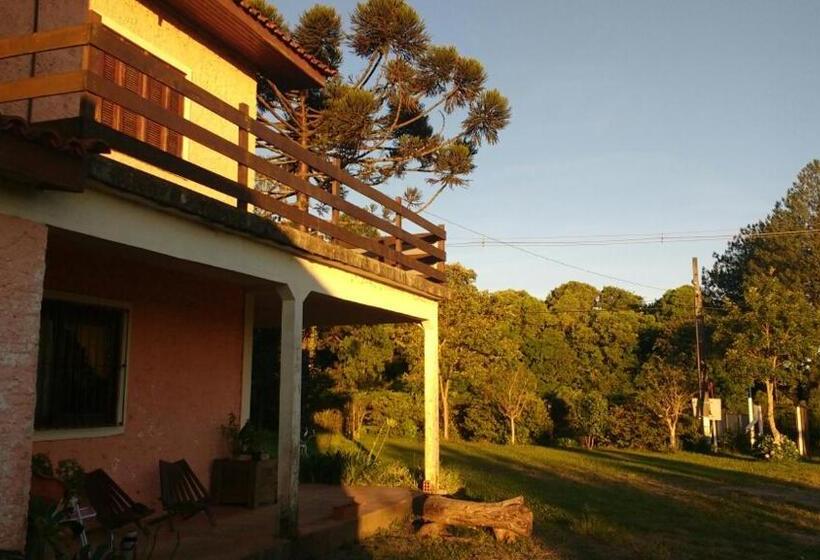 بنسيون Pousada Taiani