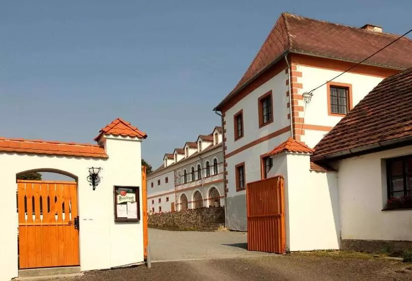 پانسیون Zámek Libouň