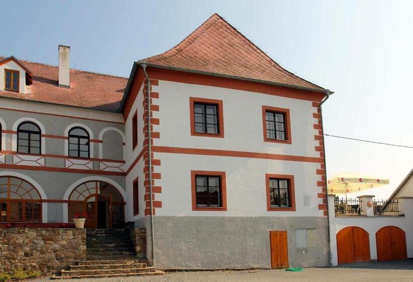 Panzió Zámek Libouň