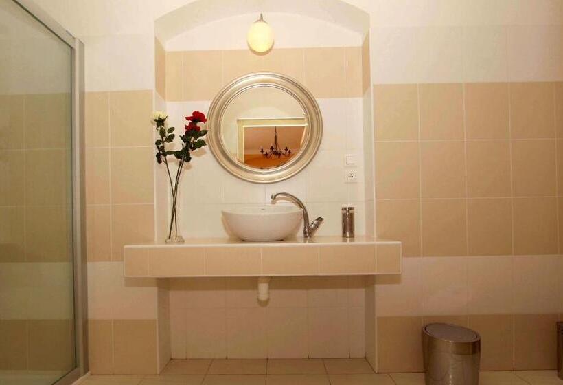 Panzió Zámek Libouň