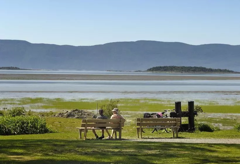 Auberge Pourvoirie Isle Aux Grues