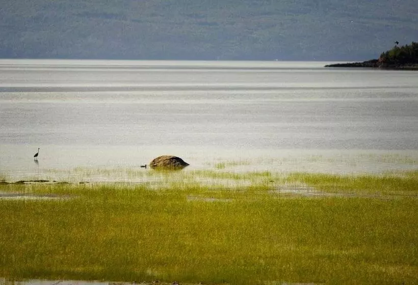 Auberge Pourvoirie Isle Aux Grues