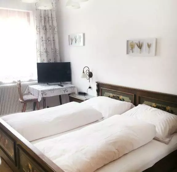 Retkeilymaja Gasthof Speneder