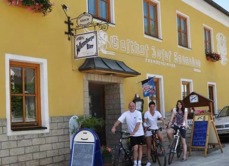 Retkeilymaja Gasthof Speneder