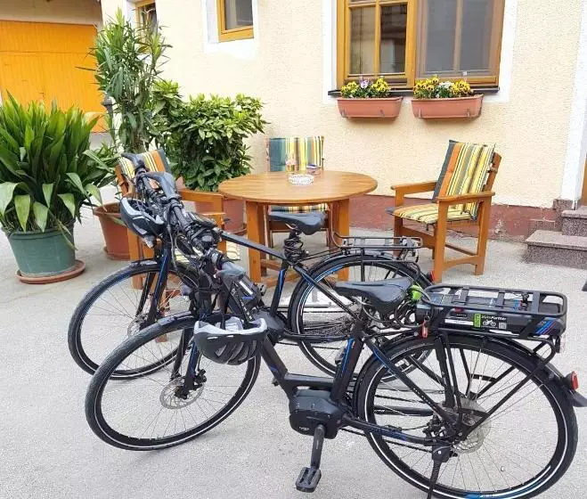 Retkeilymaja Gasthof Speneder