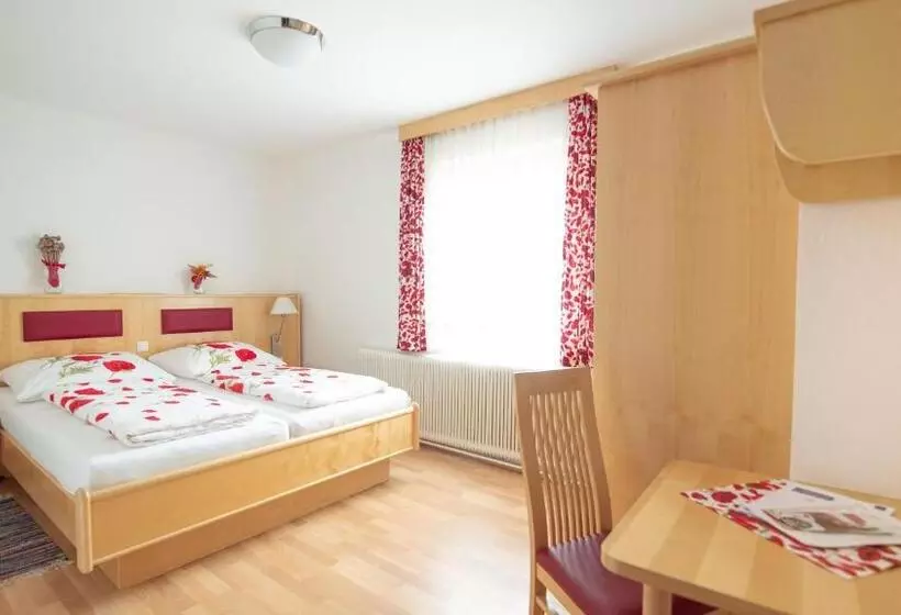 Retkeilymaja Gasthof Speneder